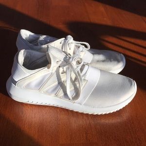 Adidas Tubular sneaker